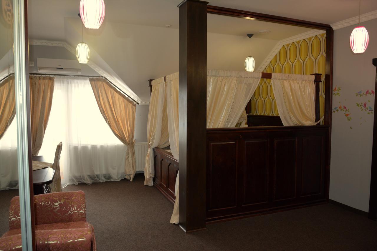 Golden Palace Dubove ภายนอก รูปภาพ