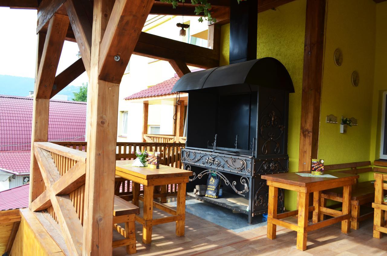 Golden Palace Dubove ภายนอก รูปภาพ