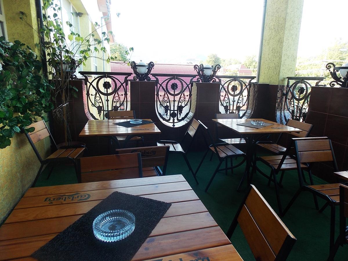 Golden Palace Dubove ภายนอก รูปภาพ
