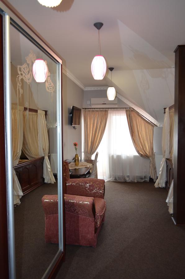 Golden Palace Dubove ภายนอก รูปภาพ