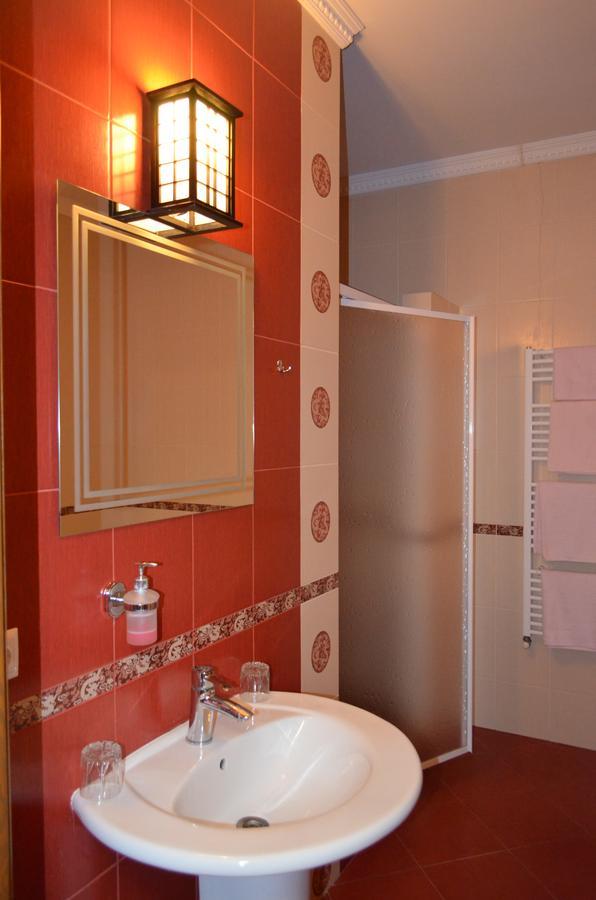 Golden Palace Dubove ภายนอก รูปภาพ